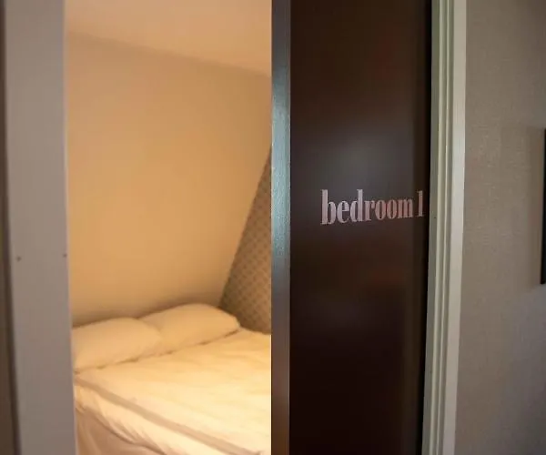 Luxury In Bergen's Gastronomic District 베르겐